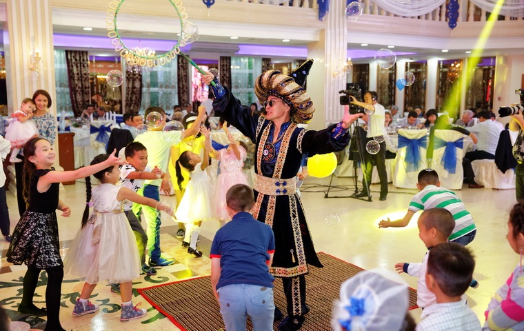 шоу программа для детей в Алматы